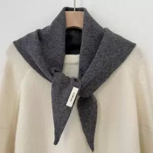 [하프클럽/]6컬러 울 100 삼각 쁘띠스카프 가을 겨울 쁘띠목도리