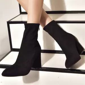 여자 데일리룩 편안한 스웨이드 삭스 앵클부츠