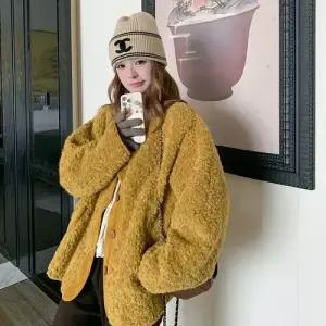 여자 코트 모피 황색 보송보송 톱 라운드넥 램스울 KS1