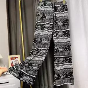 친절한탄씨 찰랑이는 허리밴딩 코끼리 무릎 긴바지 할머니 스타일 팬츠 치마바지 휴양지바지