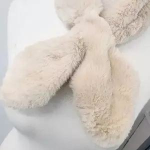 겨울 방한 목 보온 인조 퍼 소재 부드러운 촉감 베이지 컬러 여성 패션 목도리