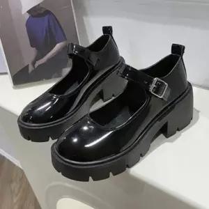 [하프클럽/]블랙 에나멜 여성용 통굽 펌프스 메리제인 구두