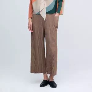 [롯데백화점]플리츠미 투 티어드 아웃 포켓 와이드 플리츠 팬츠_EPPTS325001