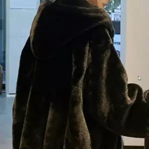 WL 페이크퍼 겨울 도톰 아우터 부드럽고 포근한 착용감 겨울철 데일리룩의