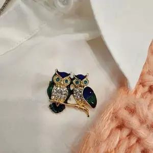 행운 큐빅 부엉이 핀버튼 브로치