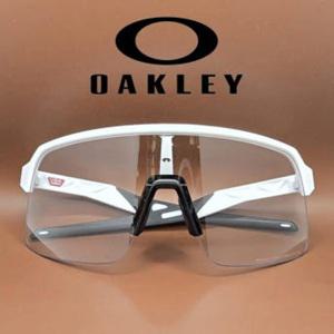 오늘출발 오클리 수트로 라이트(A) OO9463A-19 무광화이트 / 변색렌즈 OAKLEY SUTRO LITE(A)