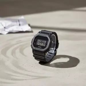 지쇼크 G-SHOCK GM-5600UB-1DR 남성 메탈 전자 손목 시계 블랙