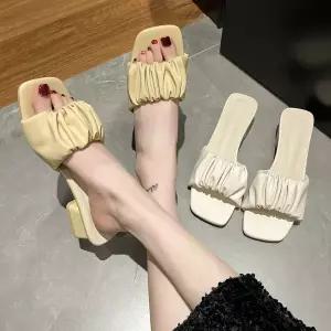 샌들 슬리퍼 스포츠 비치 여름 여성 부드럽고 편안한 Pleate 한 두꺼운 하이힐 패션