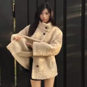 타노스여자 하프 모직 빈티지 코트 하이넥 따뜻일체형 데일리룩 퍼 슬림핏 KUK1