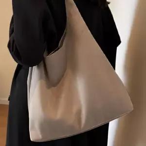 WL BBT4) 스웨이드 호보백 데일리 여성 에코백 무지 가방 스웨이드가방 에코백코디