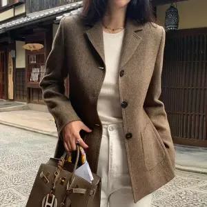 [몽벨리즈]엘로브쓰리버튼모직자켓 mde2301704