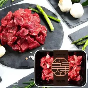 [냉장] 1++등급 한우 국거리 200g | 설도 설깃 목심 혼합 국거리용 세절 미역국 곰탕 장조림 정육 투뿔 마장동 프리미엄 국내산 소고기 [압구정한우]