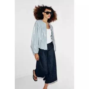 [국내배송] 자라 ZARA 글로브 핏 페이크 레더 재킷 - 하늘색 956487