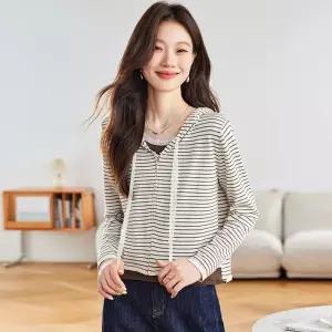 블랙팬서 니트 여자 가을 투피스 후드 카디건 가짜 스트라이프 상의 쇼트 핏 스웨터 OPH3