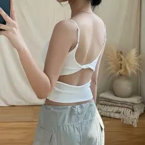 [하프클럽/]여성 여름 백리스 꼬임 셔링 크롭 이너캡 나시