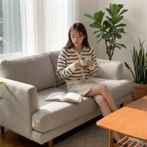 아담한 스트라이프 패턴 단추 스트라이프 니트가디건
