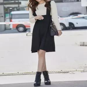 LF66300 슬림핏 투피스 느낌 프릴 멜빵 니트 원피스