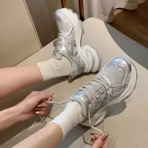 여성 2컬러 심플 모던 어글리슈즈 키높이 스니커즈화 런닝운동화걷기운동화