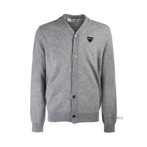 [꼼데가르송] FW24 공용 하트 와펜 가디건 AX N024 051 2 LIGHT GREY