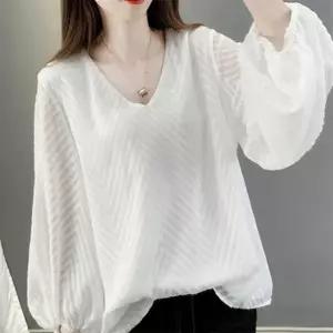 여자 여름 오피스룩 브이 패턴 퍼프 소매 블라우스_5