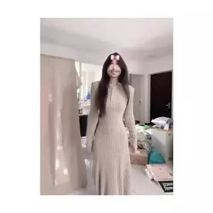 여성 트렌디 아이템 스커트 니트 프렌치 이너 오트밀 봄가을 가을 슬림핏 롱 HT3
