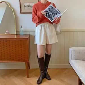 여성용 캐주얼 가죽 3부 바지 팬츠 레더 OOTD 꾸안꾸