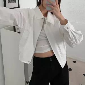 [하프클럽/에이치스타일](OT)캔달크롭블루종 여성 봄자켓 점퍼 아우터
