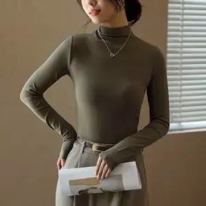 여성용 이너 폴라티 봄가을 나사 반폴라 솔리드 배기 톱 슬림 긴팔 OP1