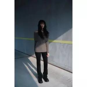ZARA 오프숄더 니트 스웨터 - 토프 그레이