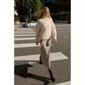 ZARA 플레인 니트 하이넥 스웨터 - 크림