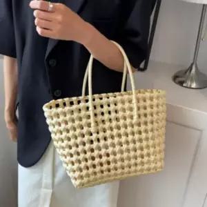여름용 컬러풀 데일리 토트백 바구니 비치 숄더백 바스켓백 네트백 빨대가방