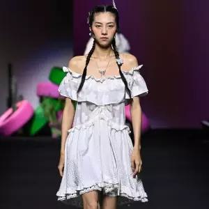 [곽현주컬렉션] 25SS WHITE OFF SOULDER LACE DRESS