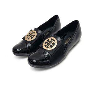 광택감 있는 에나멜 여성단화 중년여성 플랫슈즈