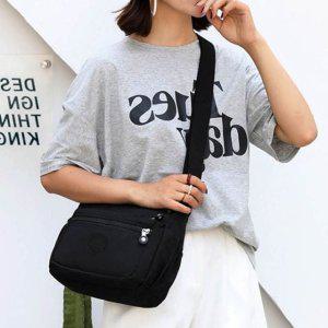 블랙 여행 슬링백 크로스백 휴대폰지갑 핸드폰크로스백 가벼운 다용도