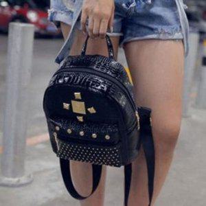 골드장식 미니백팩 여성캐주얼백팩 검정가죽 데일리 대학생골드스퀘어미니백 여성가방