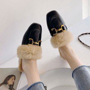 블랙 인조토끼퍼 여성뮬 금장버클 사무실신발 뮬슬리퍼 퍼슬리퍼 여성뮬 블로퍼