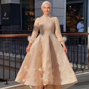 맞춤형 긴팔 깃털, 높은 낮은 무도회 가운, 분위기 있는 중동식 원피스 레이스, 이브닝 무슬림 의류, 파티 드레스