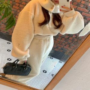 양털 안감 캐주얼 세트 여성 겨울 안티에이징 패션 솔리드 컬러 스웨트셔츠 루즈핏 와이드 레그 스웨트팬츠 투피스 세트