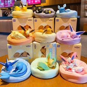 뜨거운 판매 Pkm Eevee 잠자는 자세 시리즈 블라인드 박스 Sylveon Umbreon Flareon Jolteon 애니메이션 데스크탑 장식 모델 장난감 선물