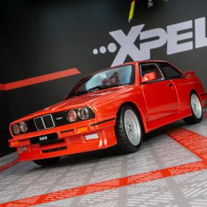 1:24 1988 BMW M3 E30 합금 스포츠카 모델 다이캐스트 금속 클래식 자동차 차량 모델 시뮬레이션 소리와 빛 어린이 장난감 선물