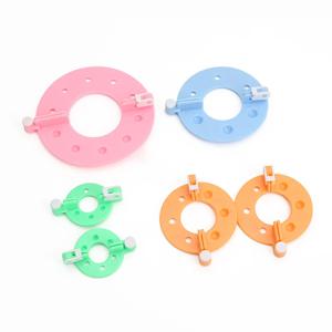 수제 원사 볼 메이커, 손으로 만든 원사 볼 도구 액세서리, 가정용 컬러 뜨개질 기계 8pcs (4 사이즈 조합 세트)