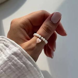 빈티지 오리지널 비즈 스트링 탄성 코드 하트 모양 조개 펜던트 반지 여성용 우아한 라운드 비즈 반지 쥬얼리 선물