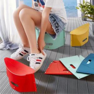 야외 접이식 종이 조각 의자 낚시 접이식 의자 휴대용 작은 음악 축제 여행 플라스틱 미니 의자 작은 Mazar