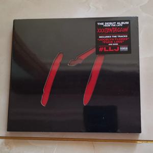 XXXTENTACION 17 – 열정적인 팬들과 엄선된 수집가들을 위한 이모 랩 & 성찰적인 힙합 데뷔 앨범