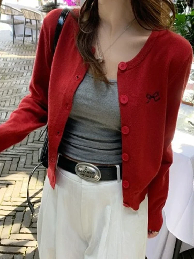 여성 가을 ​​겨울 솔리드 풀 슬리브 스웨터 한국 스타일 보우 수 놓은 니트 카디건 패션 o 넥 싱글 브레스트상의