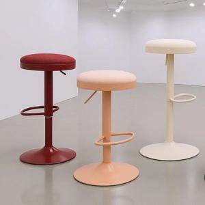철제 프레임이 있는 회전식 바 스툴, 마카롱 컬러 미니멀리스트 스타일 바 의자, 가정용 주방용 각도 조절 가능한 높은 발판 시트