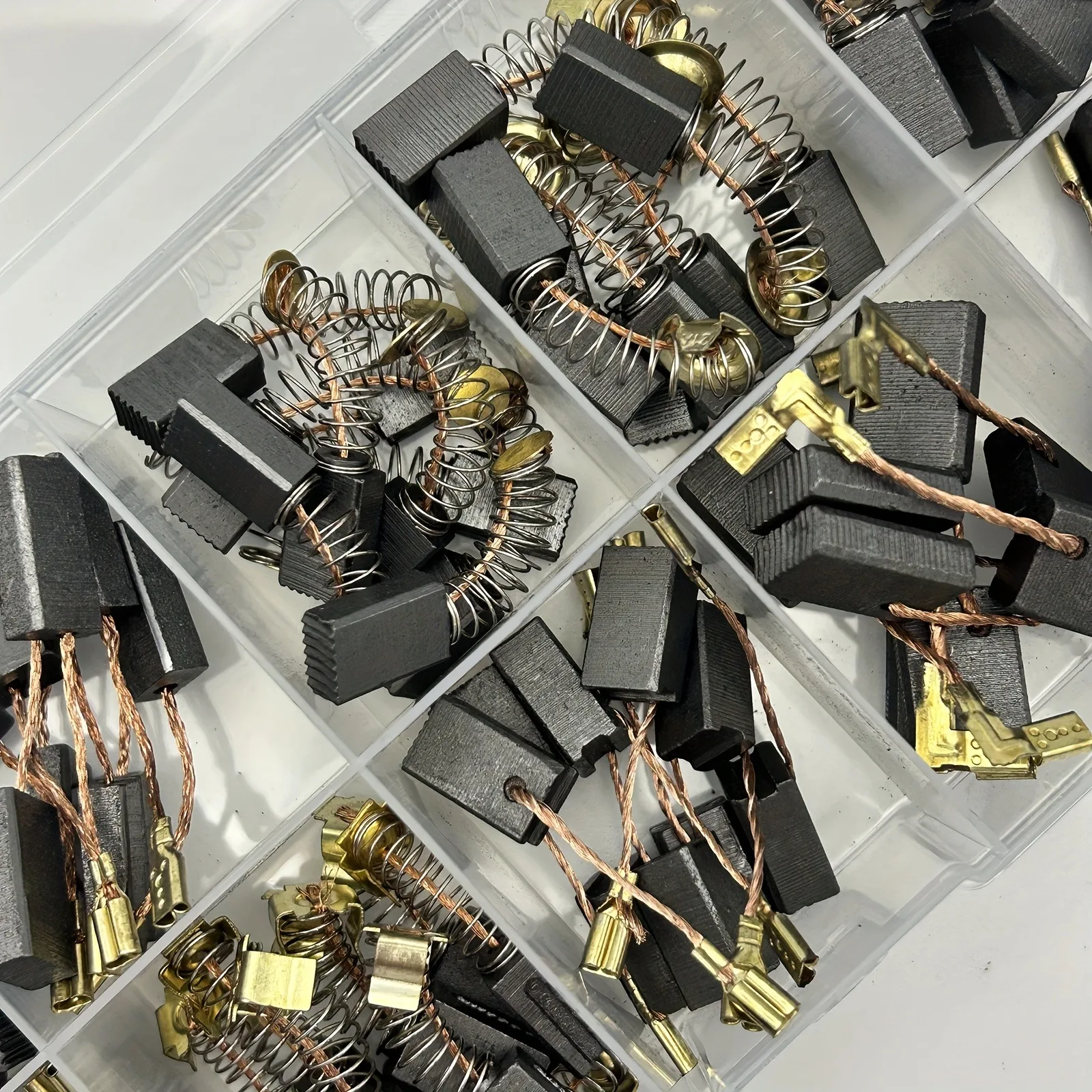 금속 베이스가 있는 헤비듀티 카본 브러쉬 50개 - 드릴, 샌더, 그라인더, 모터용 - 내구성이 뛰어난 모터 수리 부품 키트