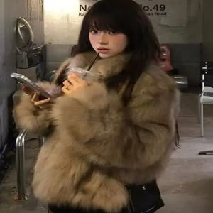 여성용 두꺼운 여우털 재킷 짧은 스타일 루즈핏 가디건 투톤 그라데이션 통합 가죽 및 퍼 아우터웨어