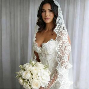 맞춤형 마ntlilla 베일(넓은 속눈썹 레이스), 아이보리 샹티이 레이스 웨딩 베일(숨겨진 빗 포함), 2.5m/3m/3.5m/4m 길이 베일