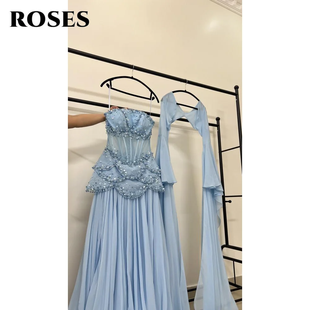로즈스 스카이 블루 이브닝 드레스 스트랩리스 갈라 드레스 플리츠 비딩 A라인 프롬 드레스 숄 포함 맞춤형 정장 드레스